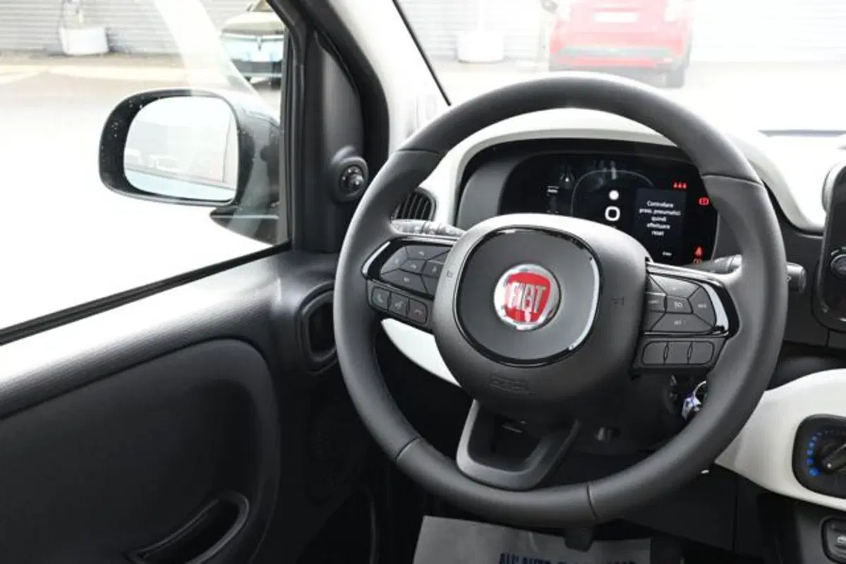 Fiat Panda Cross nuova a Torino (12)