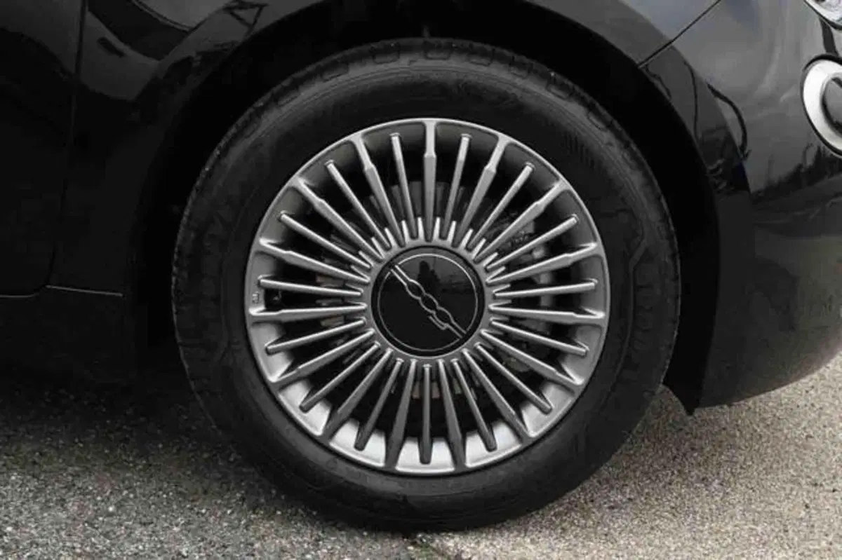 Fiat 500 nuova a Torino (5)