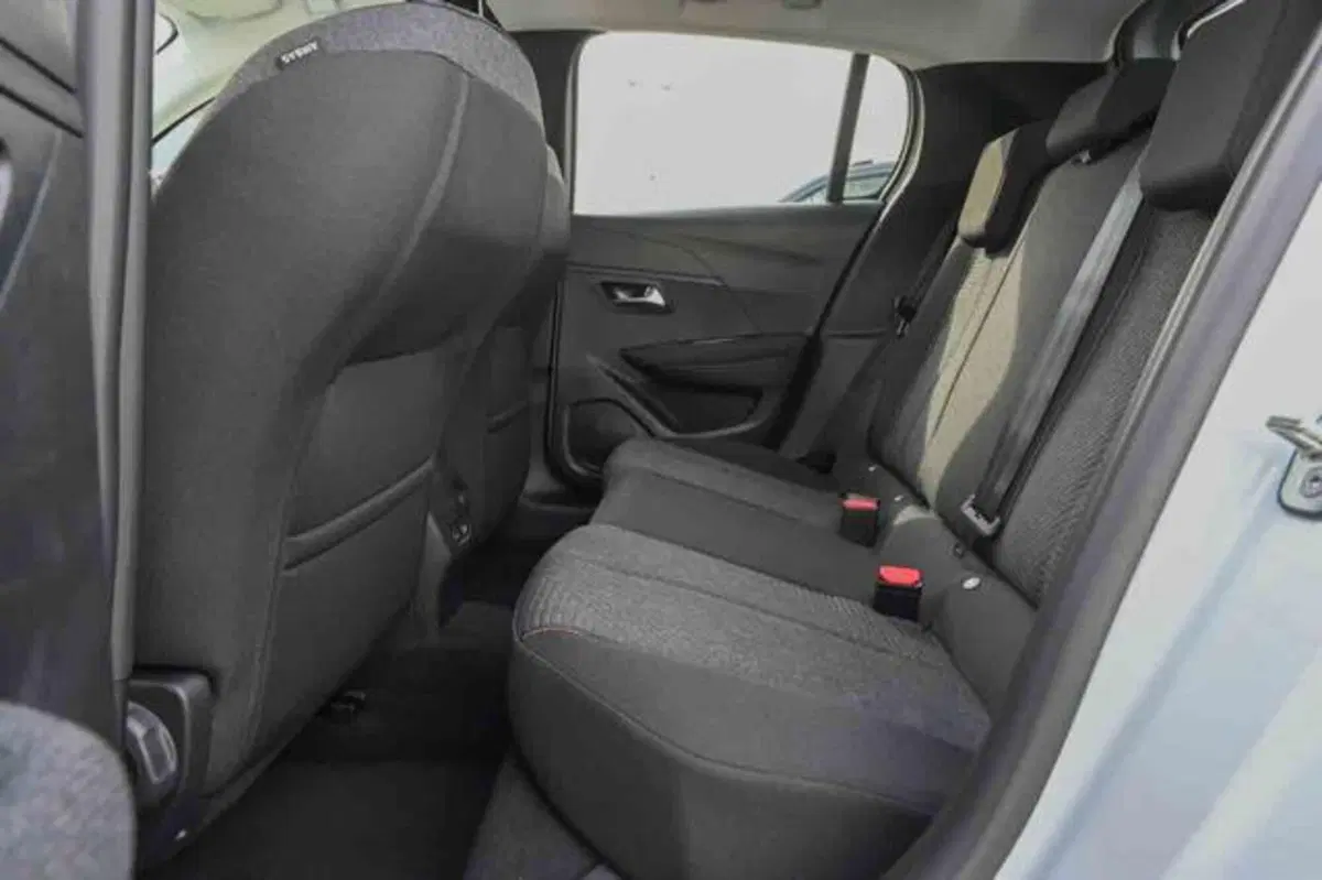 Peugeot 208 nuova a Torino (10)