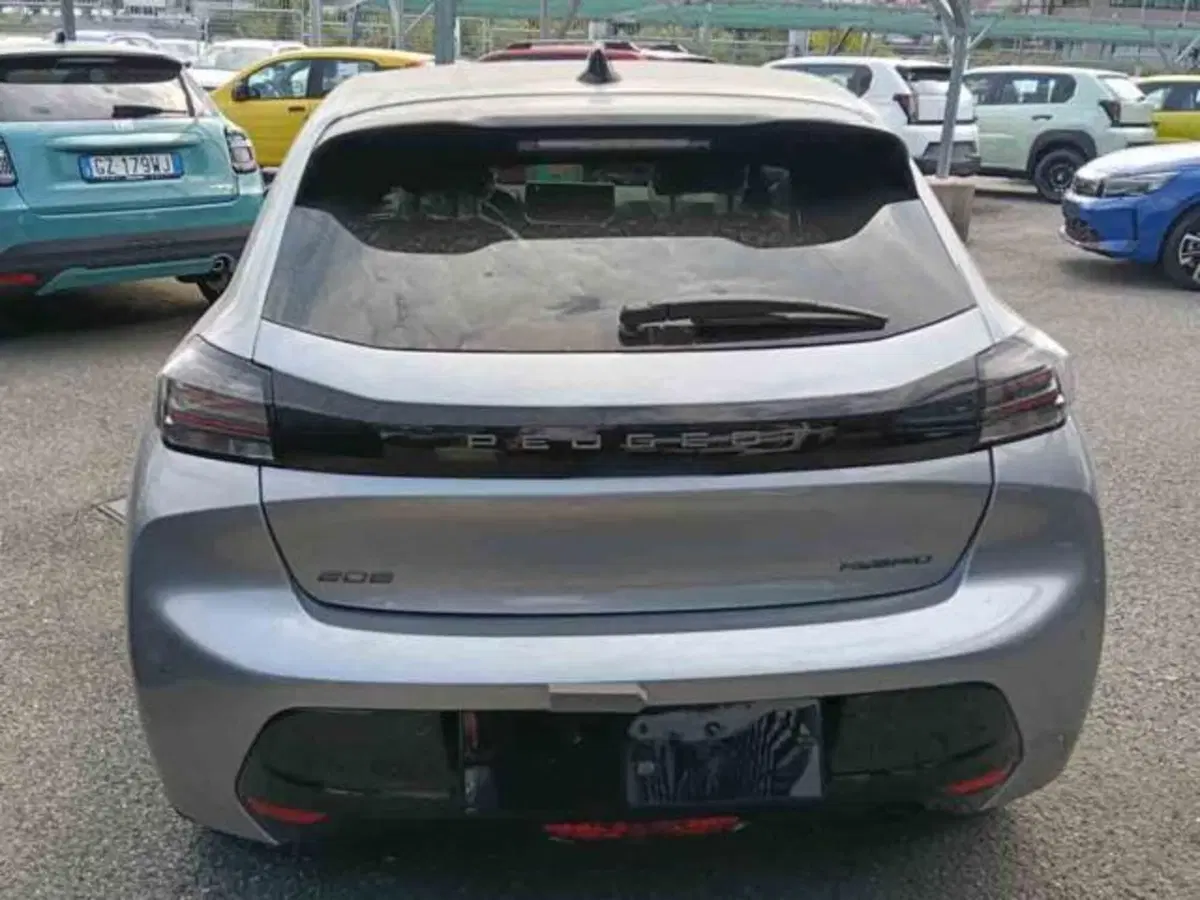 Peugeot 208 nuova a Torino (4)