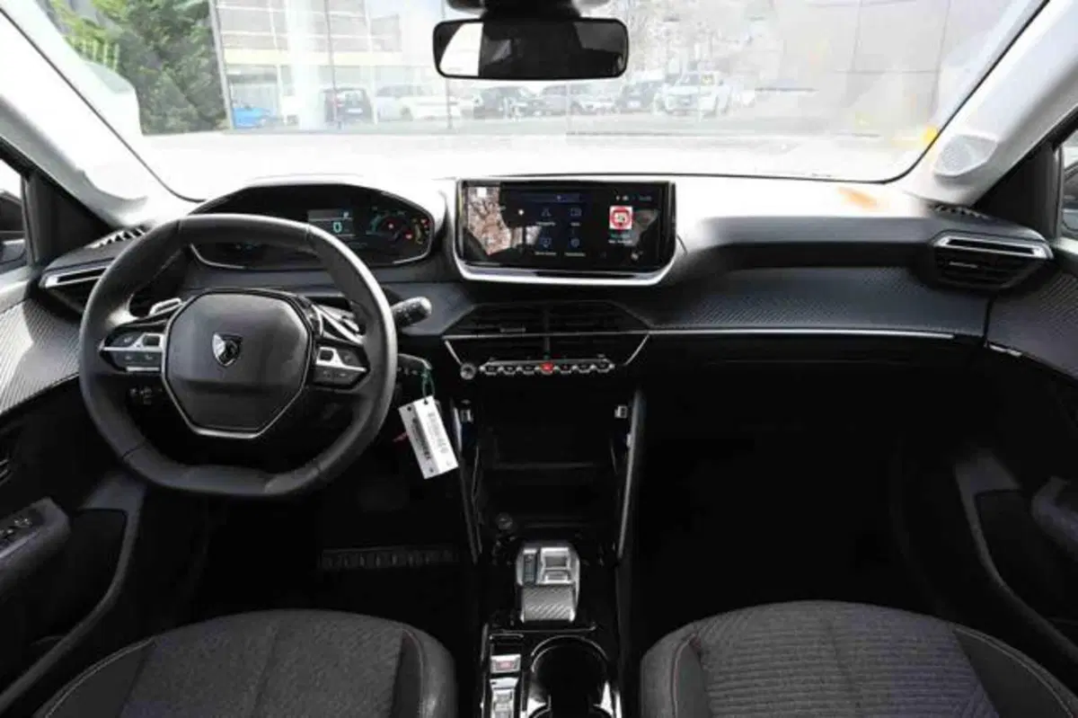 Peugeot 208 nuova a Torino (6)