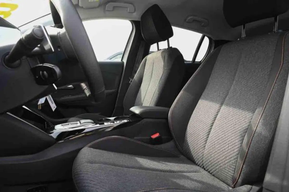 Peugeot 208 nuova a Torino (9)