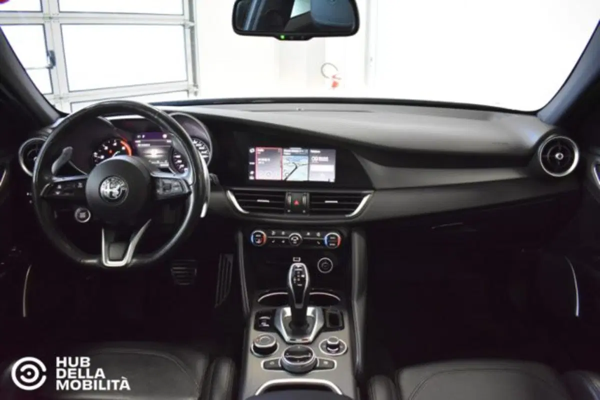Alfa Romeo Giulia usata a Perugia (10)