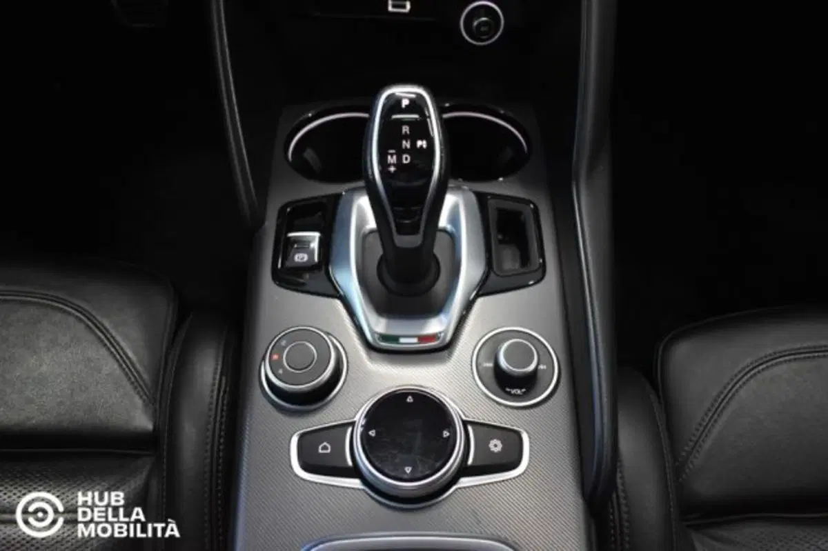 Alfa Romeo Giulia usata a Perugia (12)