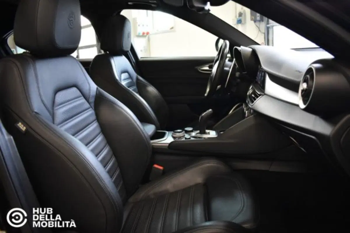 Alfa Romeo Giulia usata a Perugia (20)