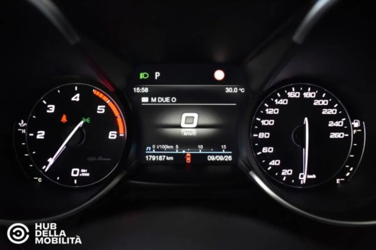 Alfa Romeo Giulia usata a Perugia (8)