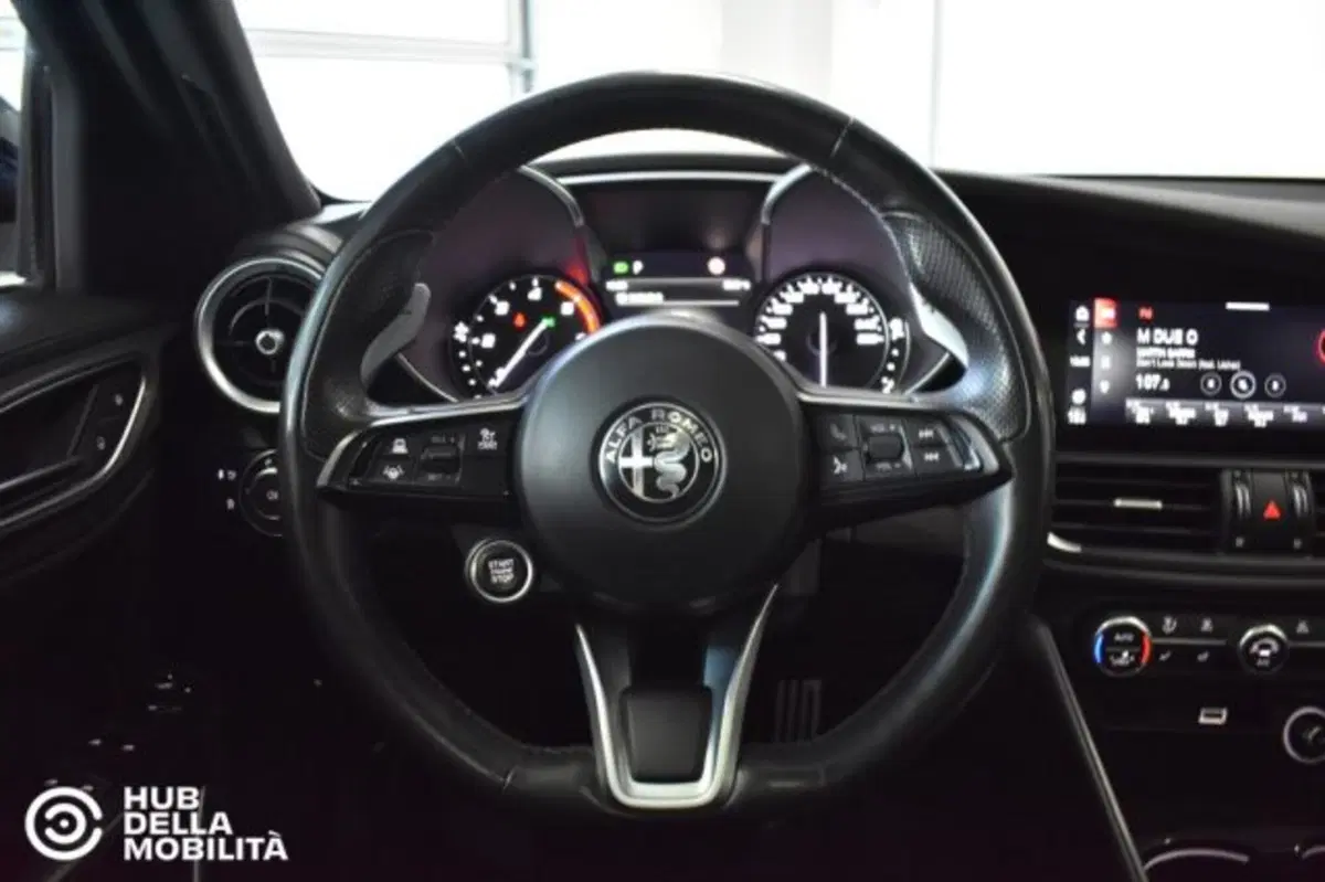 Alfa Romeo Giulia usata a Perugia (9)