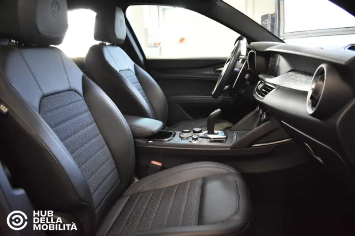 Alfa Romeo Stelvio usata a Perugia (19)