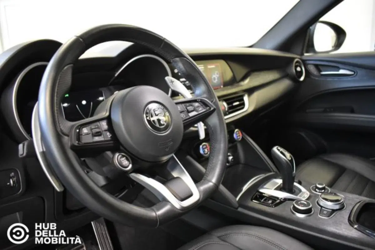 Alfa Romeo Stelvio usata a Perugia (20)