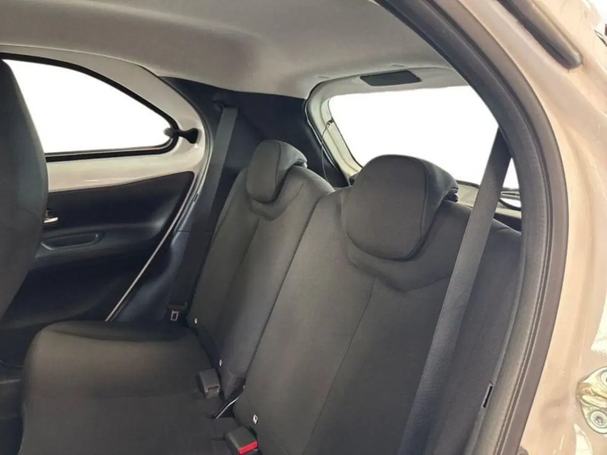 Toyota Aygo X usata a Prato (13)