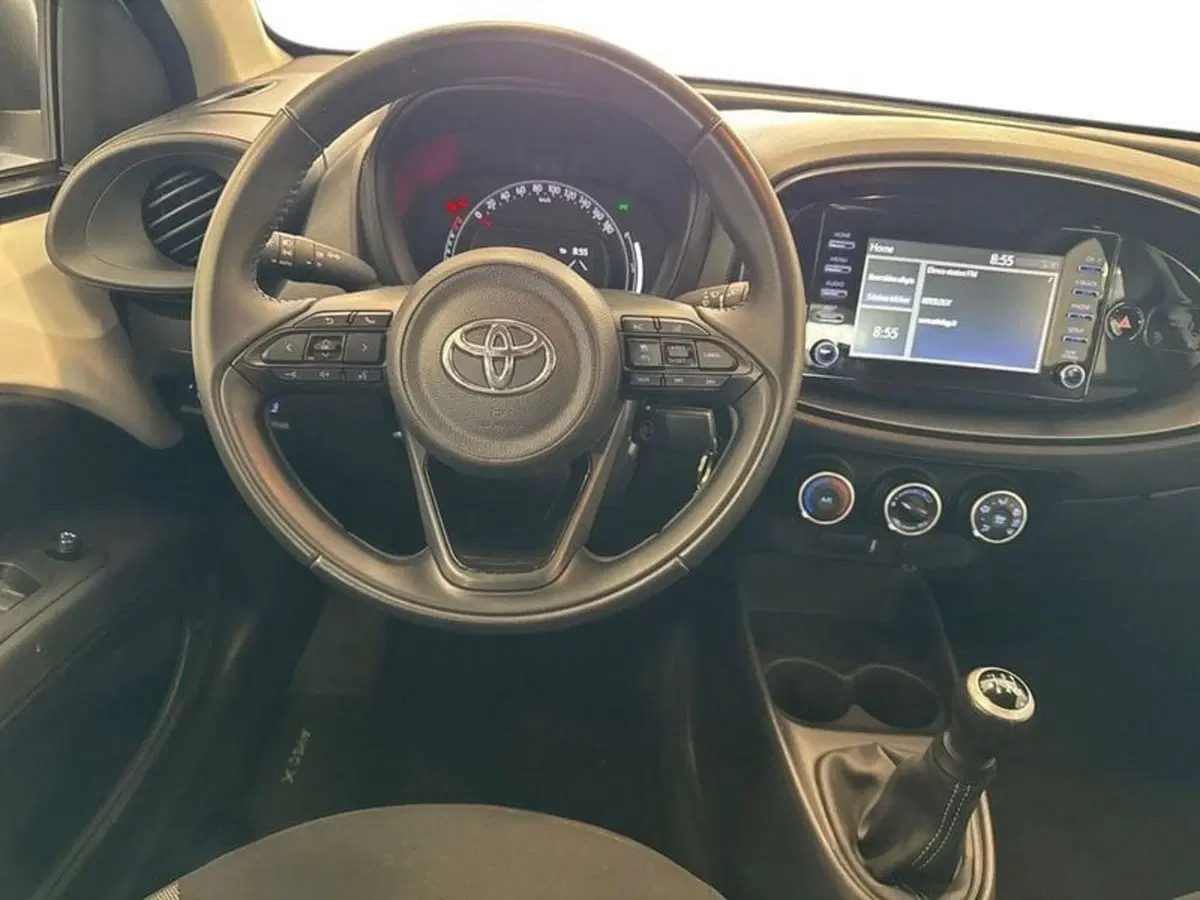 Toyota Aygo X usata a Prato (9)