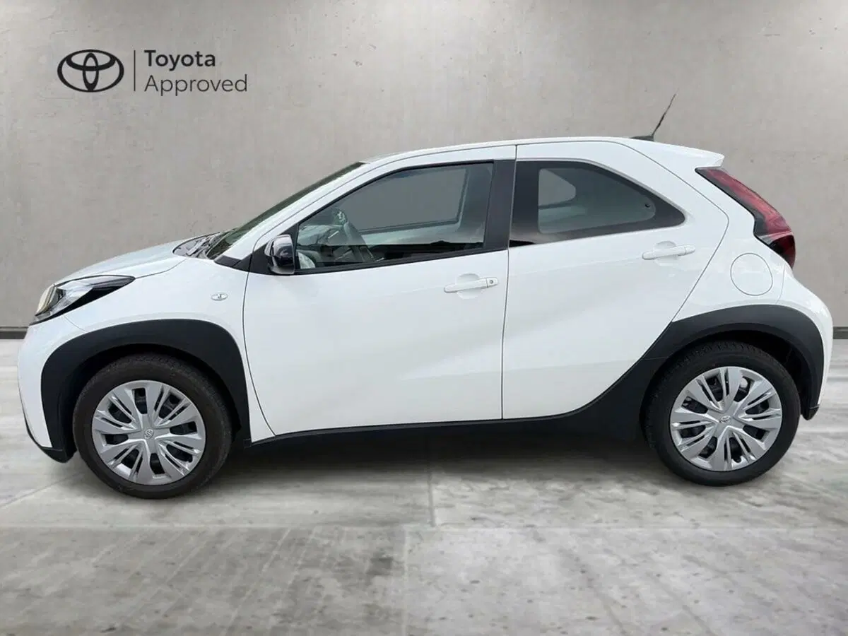 Toyota Aygo X usata a Lecco (3)