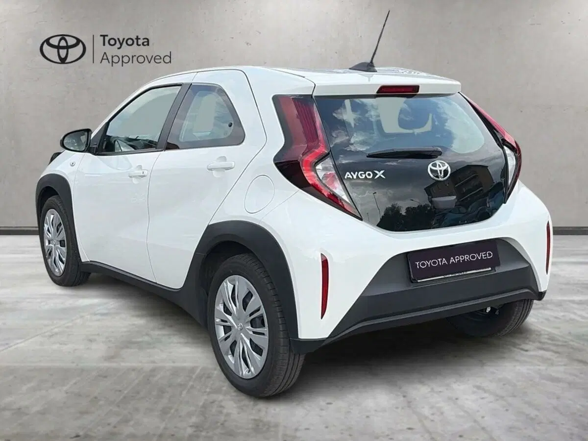 Toyota Aygo X usata a Lecco (5)