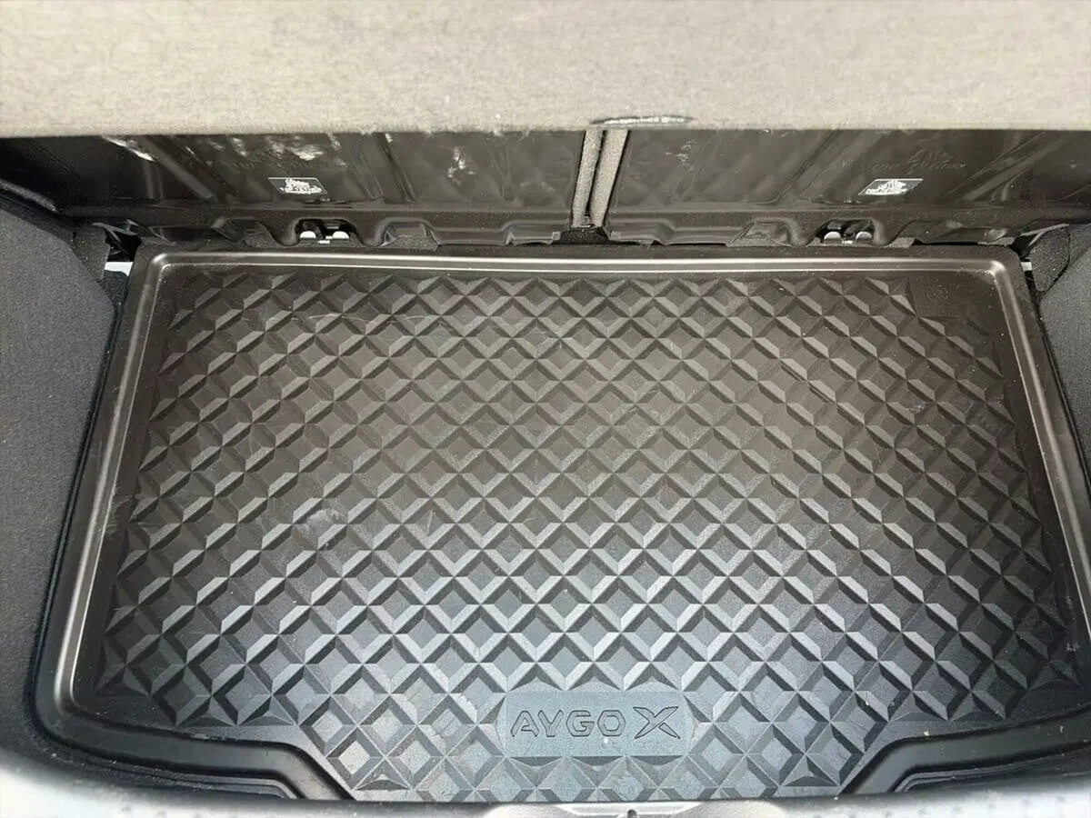 Toyota Aygo X usata a Lecco (6)