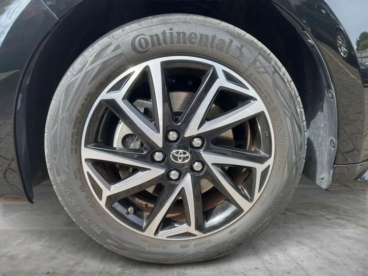 Toyota Yaris usata a Lecco (15)