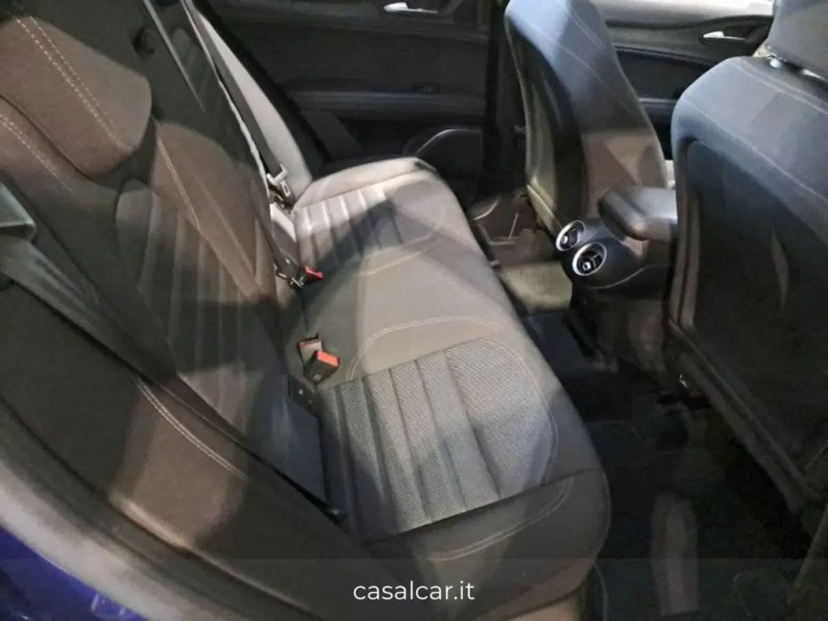 Alfa Romeo Stelvio usata a Salerno (14)