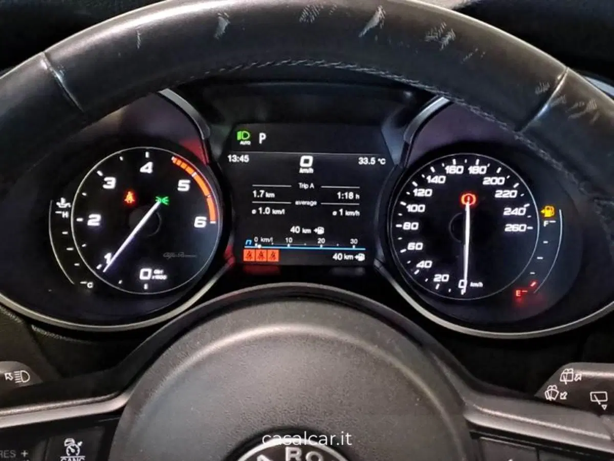 Alfa Romeo Stelvio usata a Salerno (8)