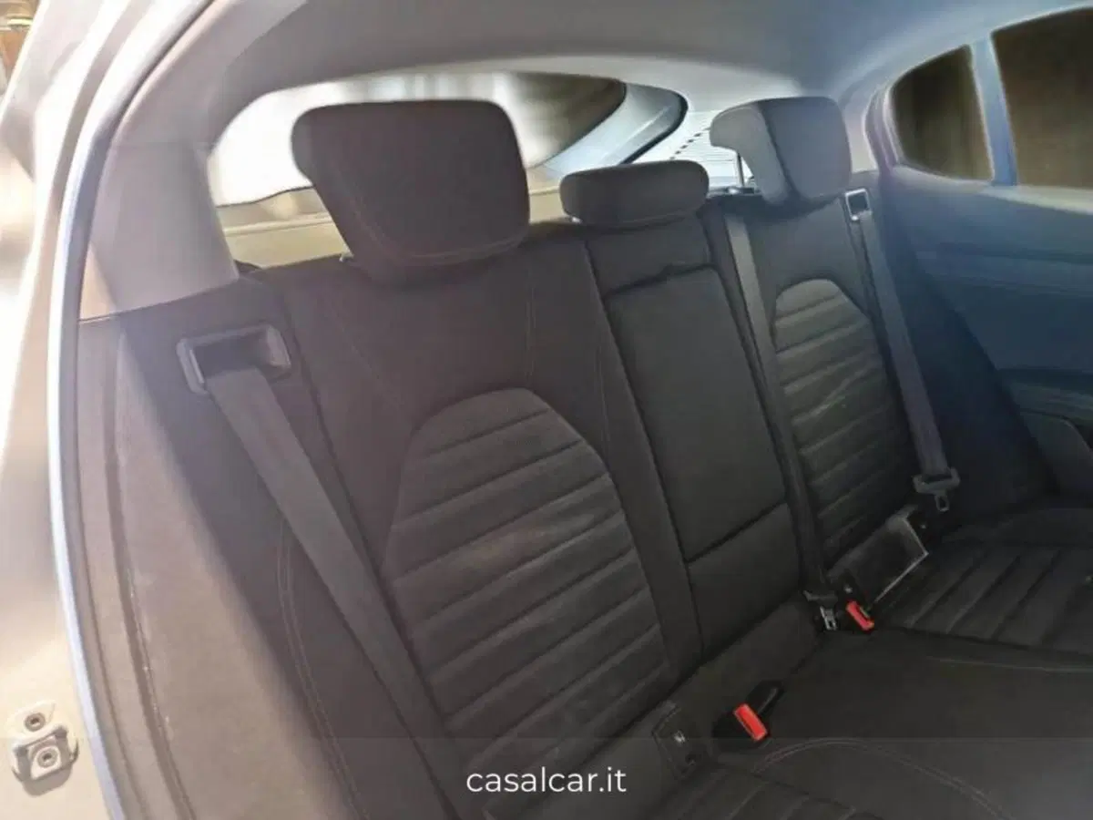 Alfa Romeo Stelvio usata a Salerno (13)
