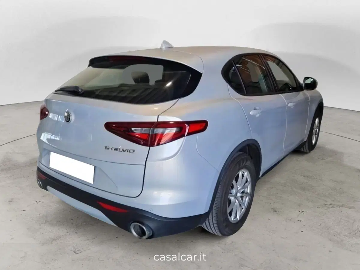 Alfa Romeo Stelvio usata a Salerno (3)