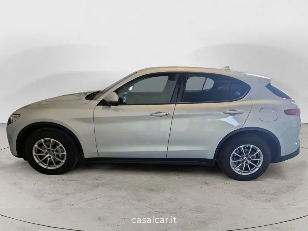 Alfa Romeo Stelvio usata a Salerno (4)