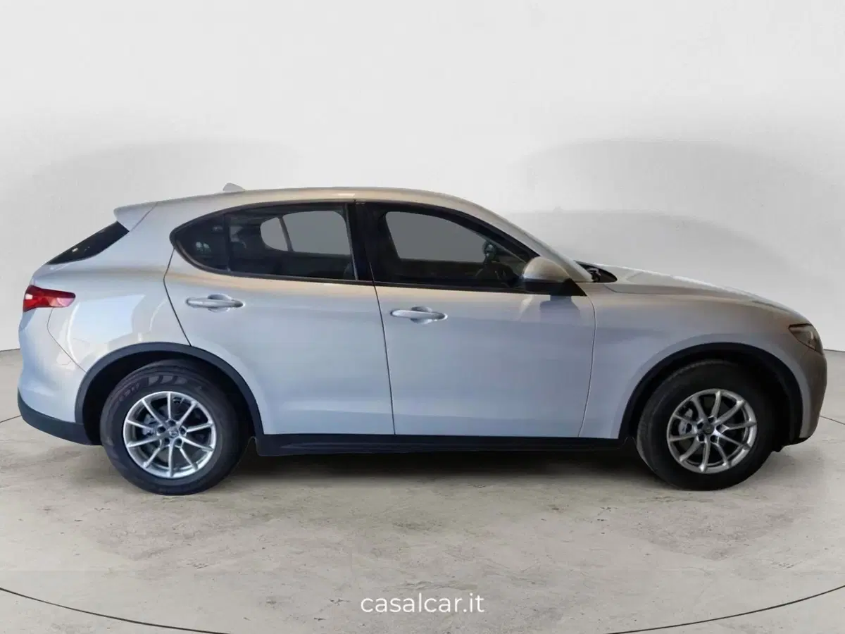 Alfa Romeo Stelvio usata a Salerno (5)