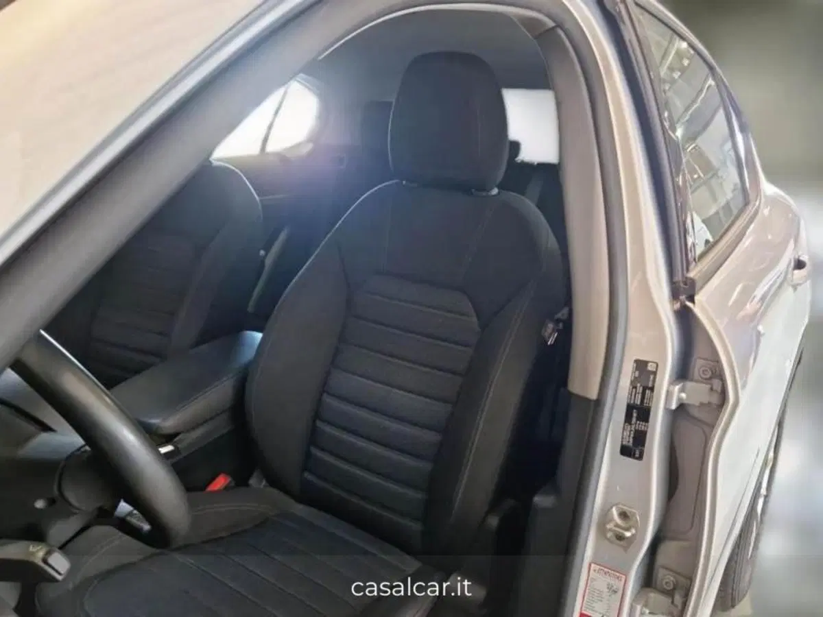 Alfa Romeo Stelvio usata a Salerno (9)