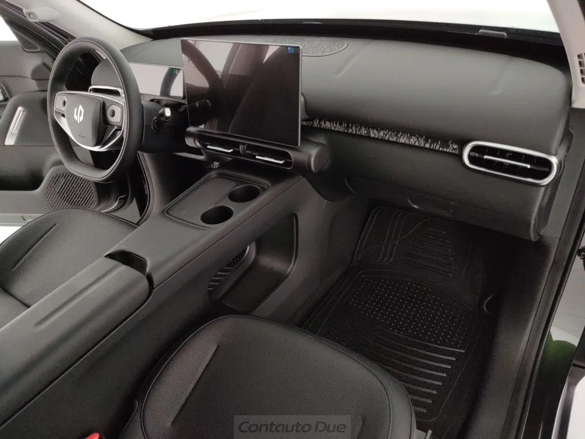 Leapmotor B03X nuova a Caserta (18)