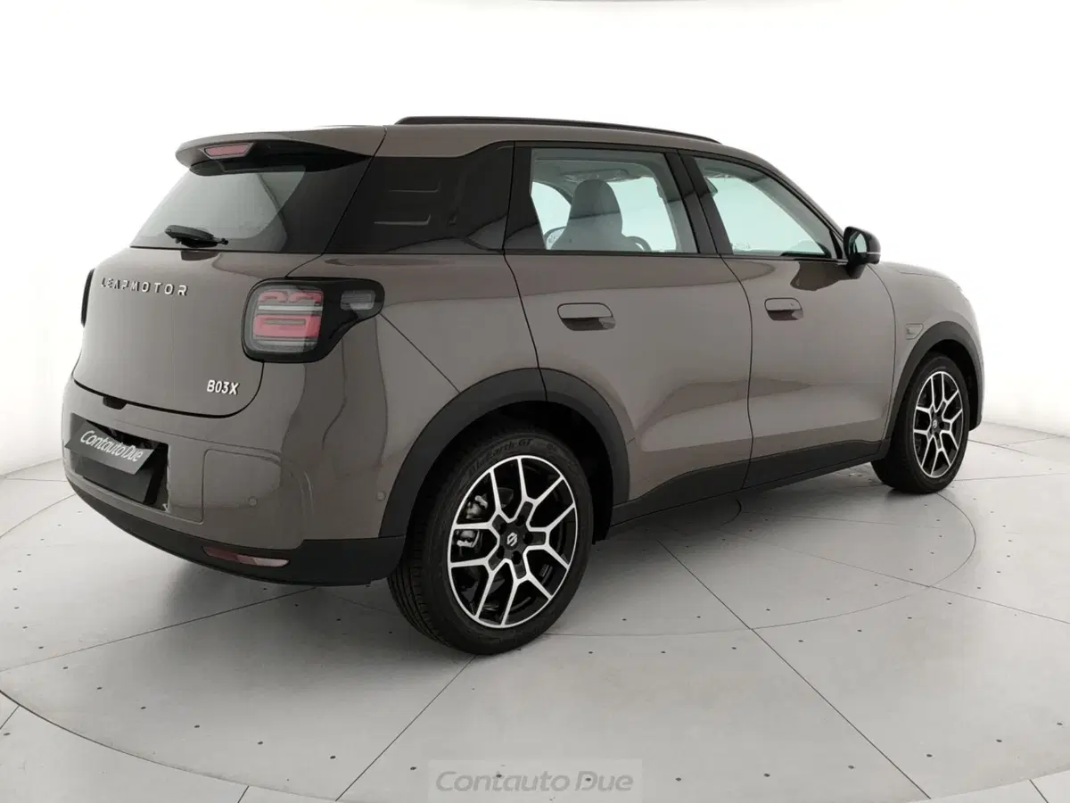 Leapmotor B03X nuova a Caserta (5)