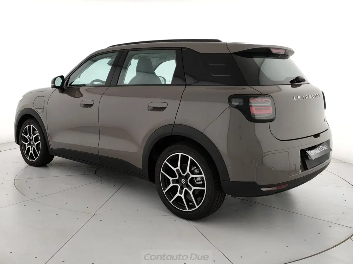 Leapmotor B03X nuova a Caserta (7)