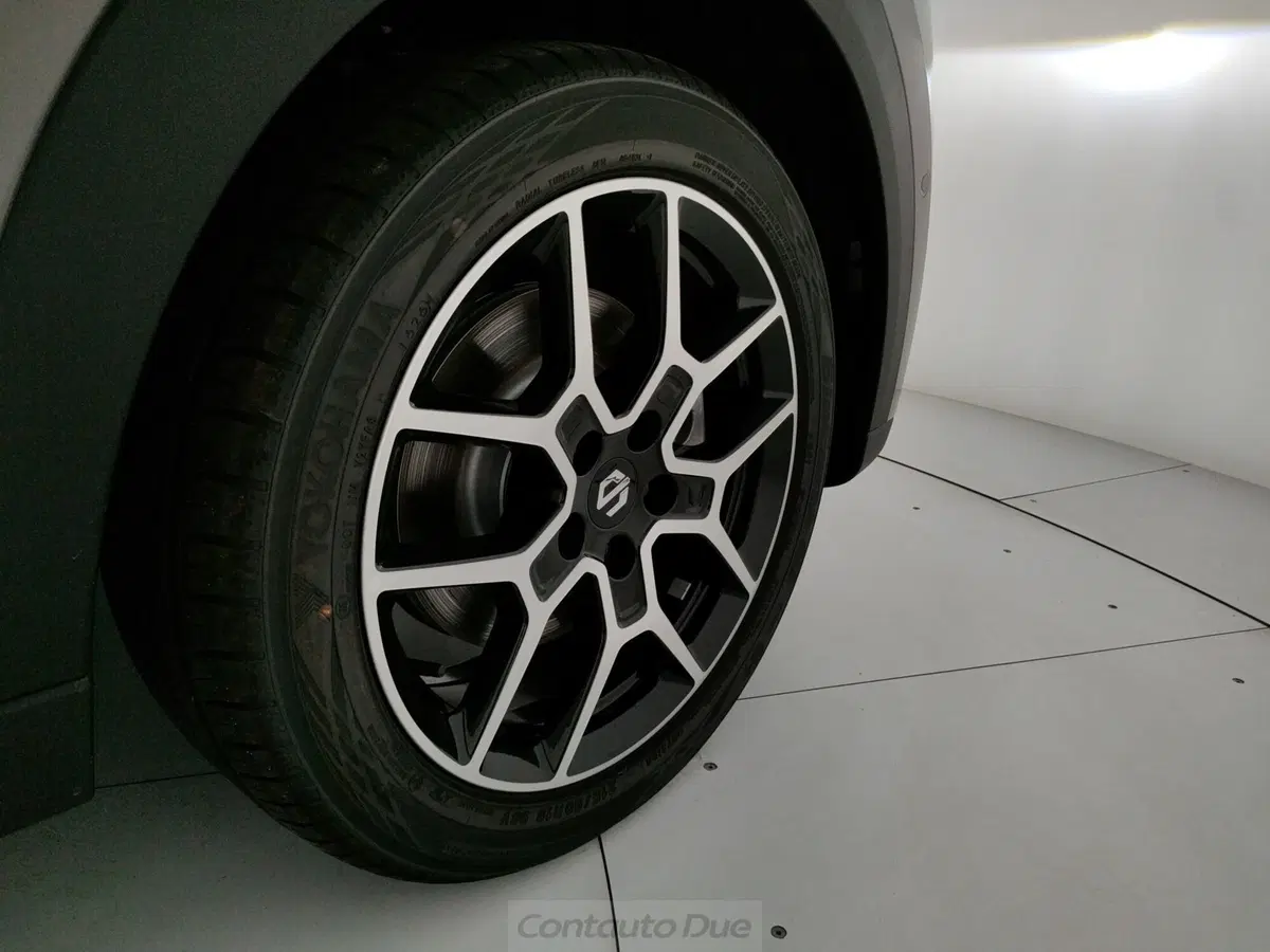 Leapmotor B03X nuova a Caserta (9)