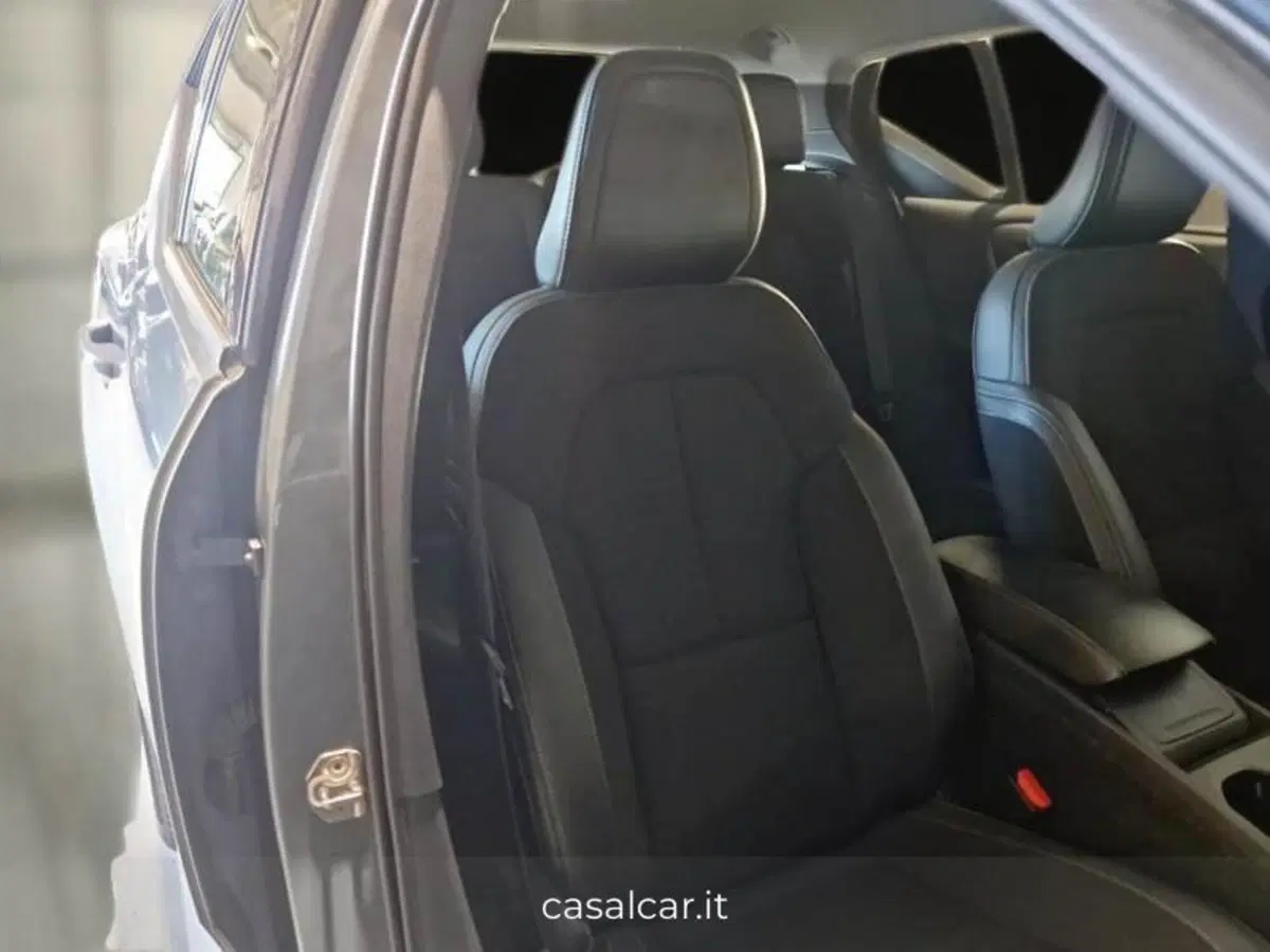 VOLVO Veicoli Commerciali XC40 usata a Salerno (10)