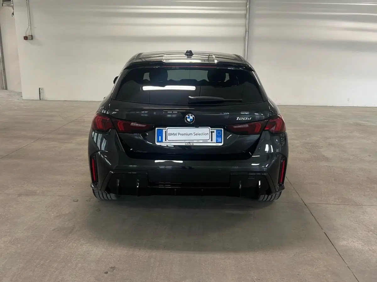 BMW Serie 1 nuova a Torino (7)