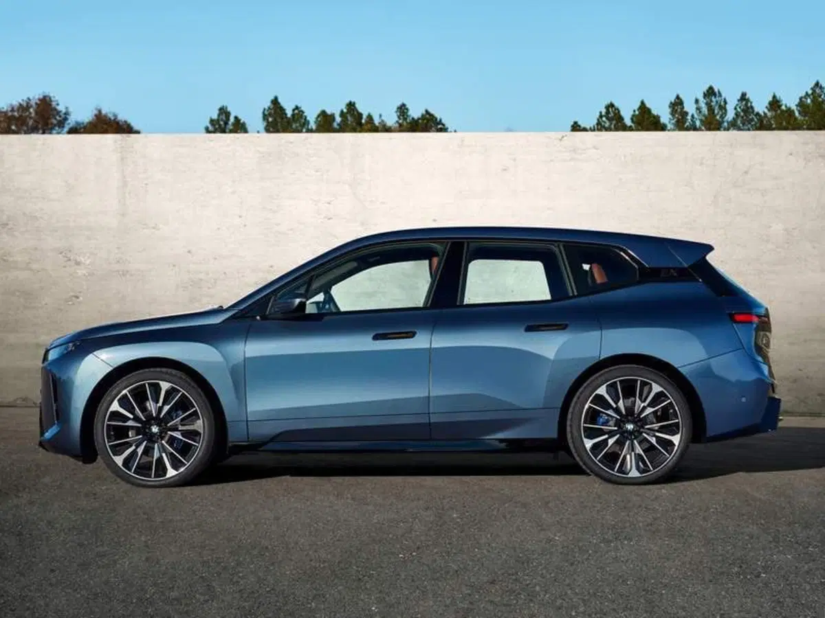 BMW iX nuova a Torino (5)