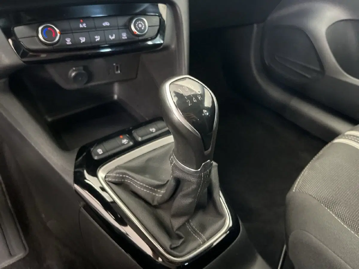 Opel Corsa usata a Torino (12)