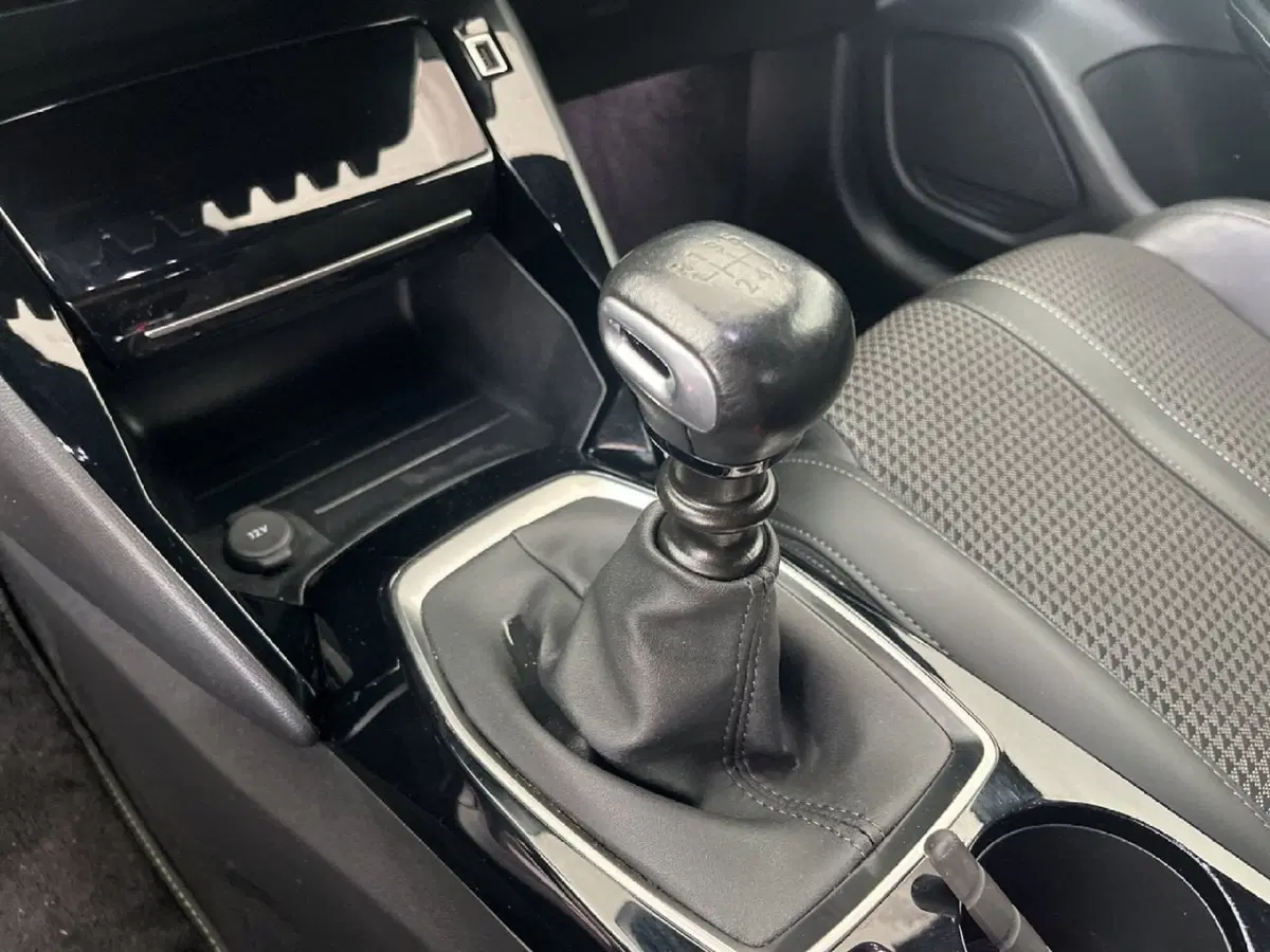 Peugeot 208 usata a Torino (13)