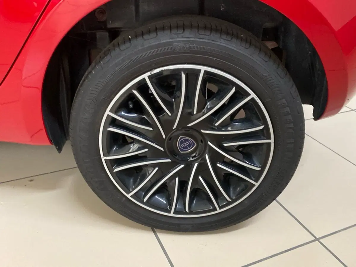 Lancia Ypsilon usata a Torino (12)