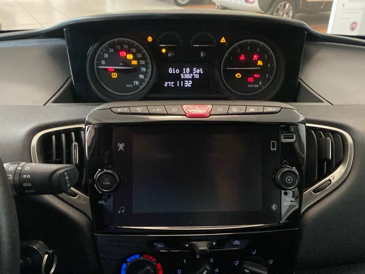 Lancia Ypsilon usata a Torino (4)