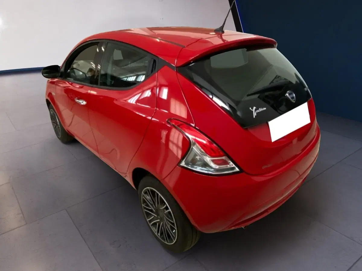 Lancia Ypsilon usata a Torino (8)