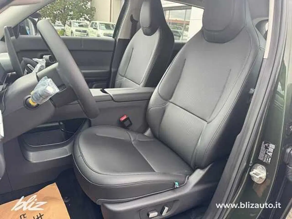 Leapmotor B03X nuova a Udine (12)