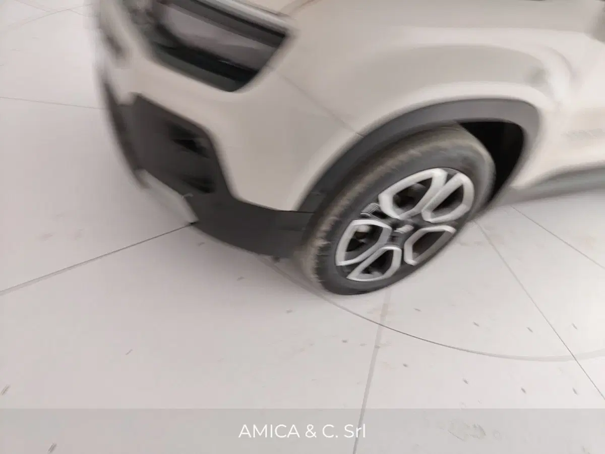 Jeep Avenger usata a Caserta (15)