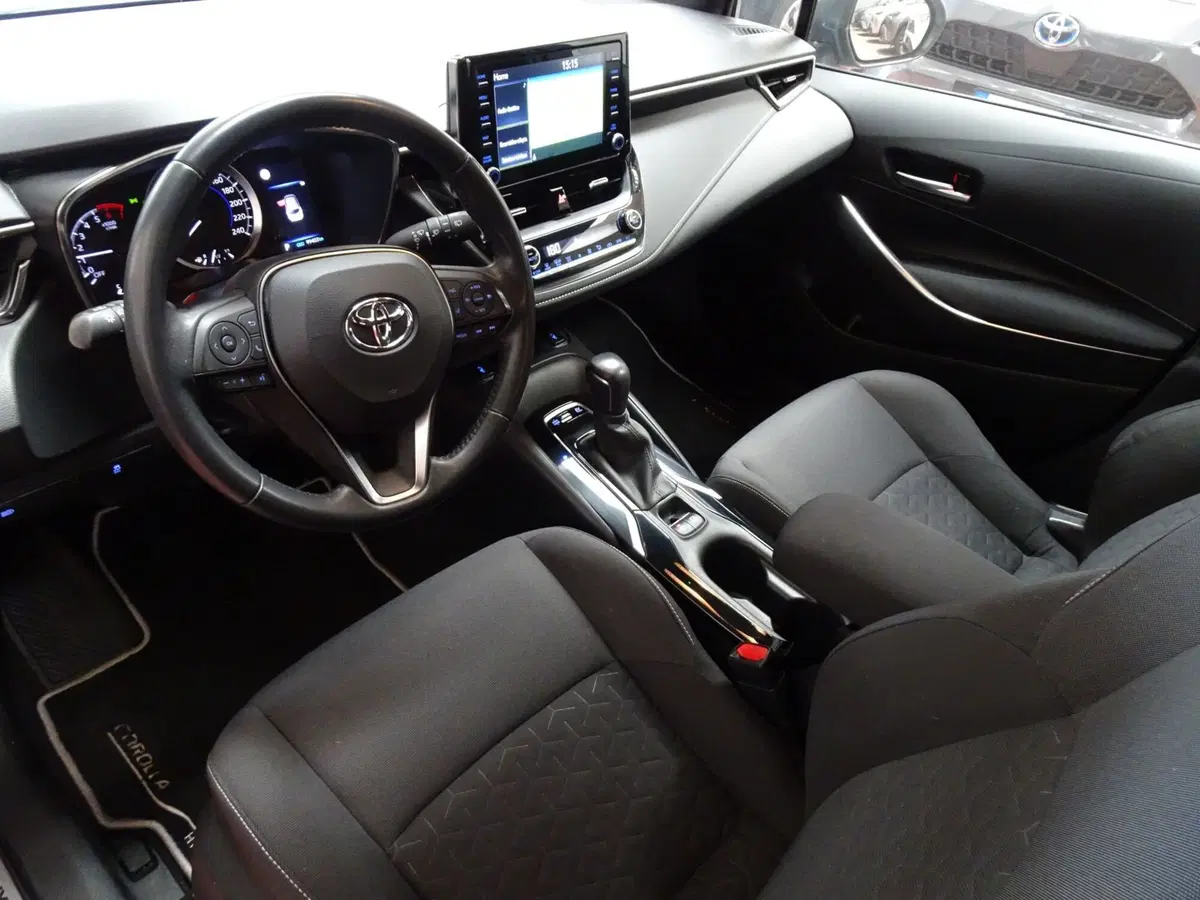 Toyota Corolla Touring Sports usata a Treviso (7)