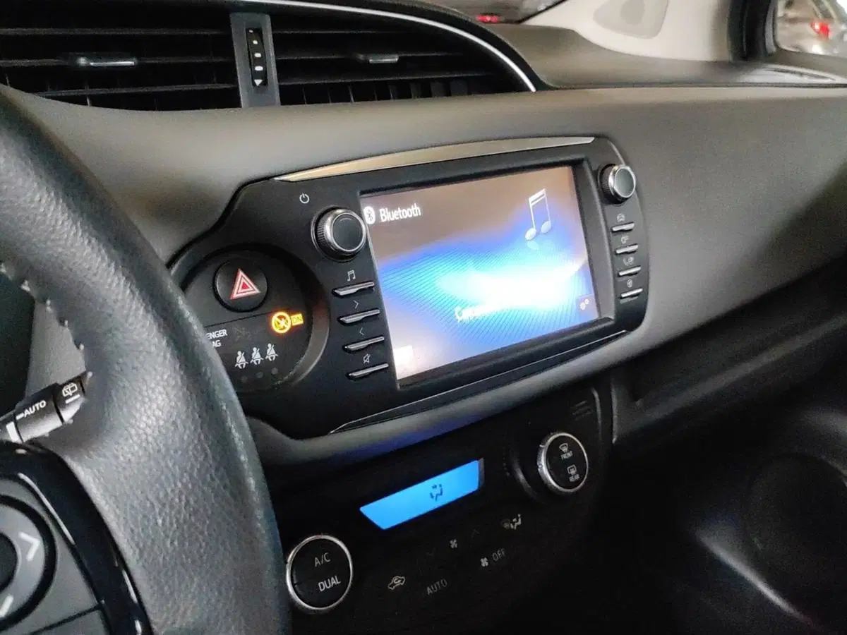 Toyota Yaris usata a Milano (11)