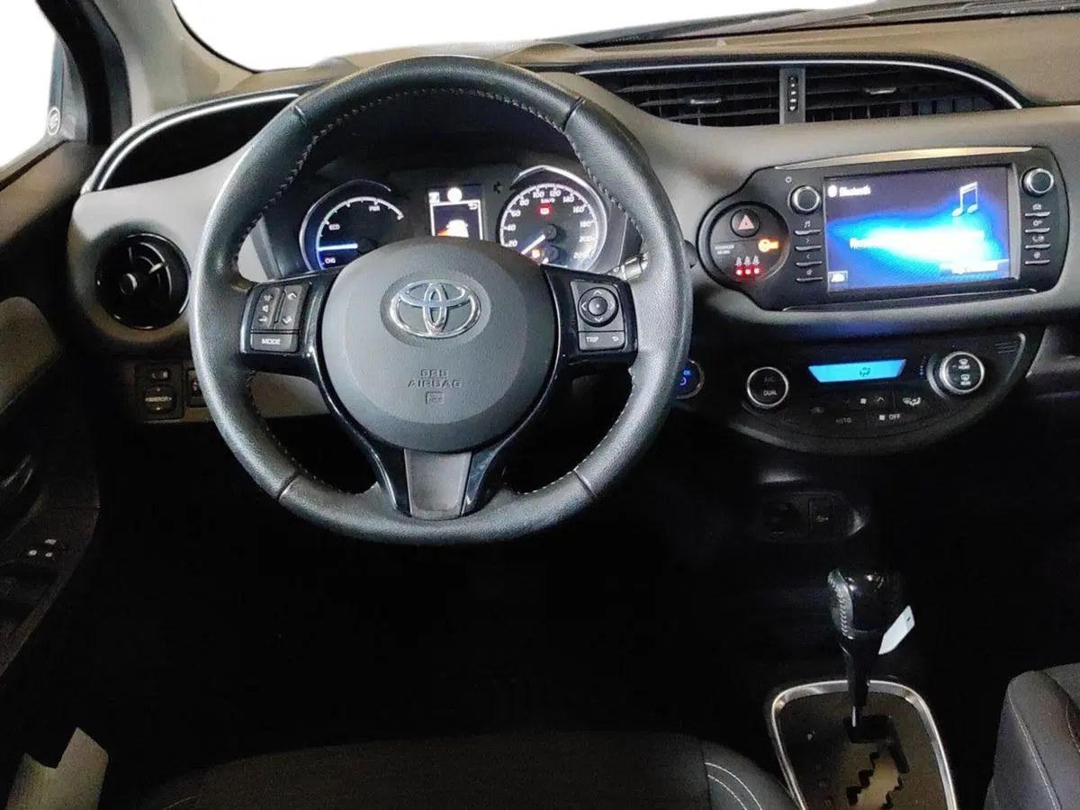 Toyota Yaris usata a Milano (9)