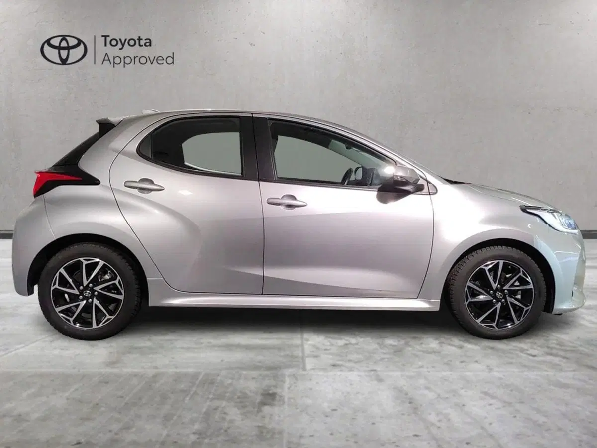 Toyota Yaris usata a Milano (4)