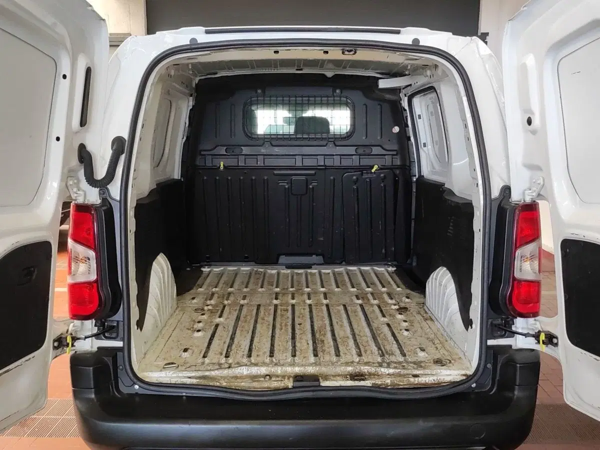 Toyota Proace City Furgone usata a Milano (7)