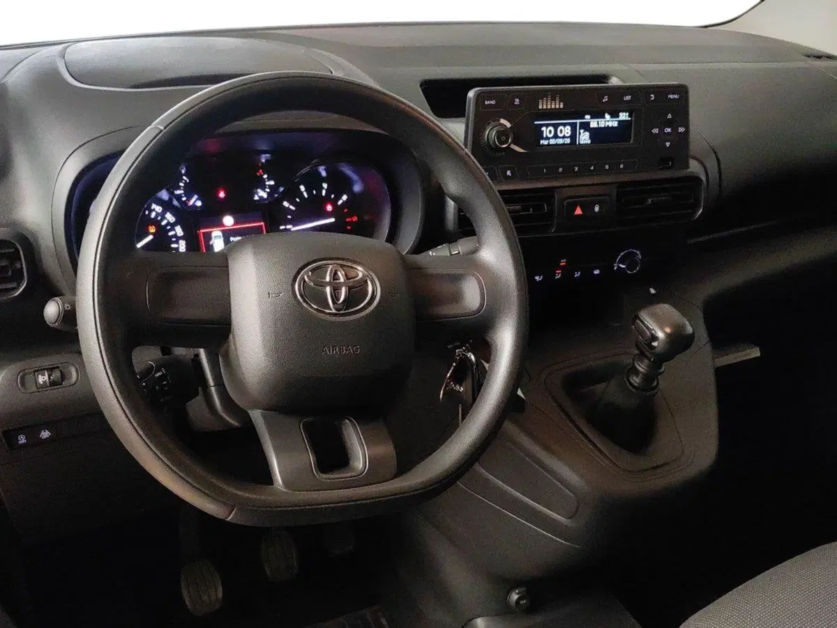 Toyota Proace City Furgone usata a Milano (9)