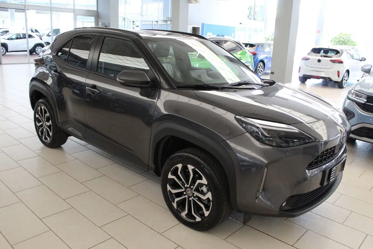 Toyota Yaris Cross nuova a Cremona (2)
