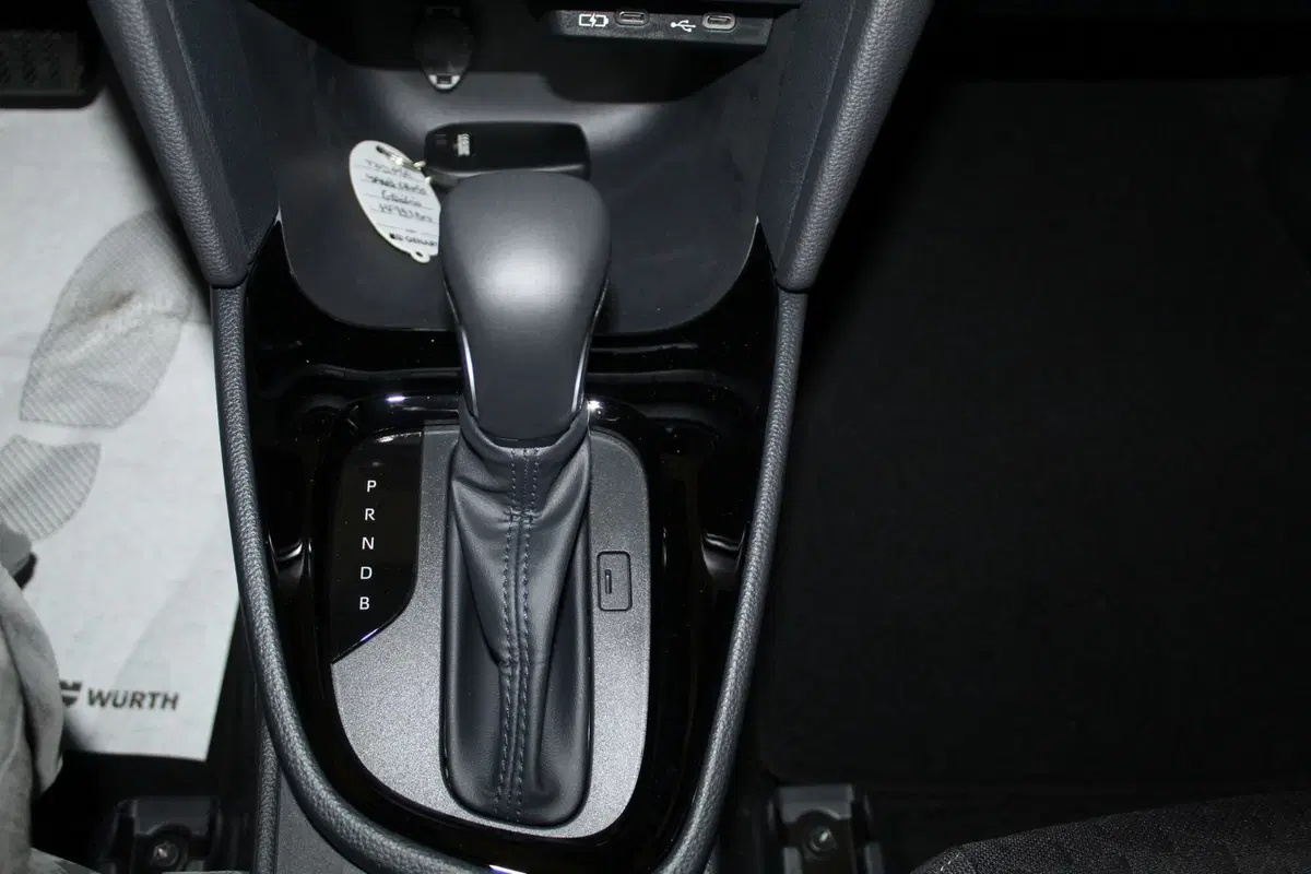 Toyota Yaris Cross nuova a Cremona (13)