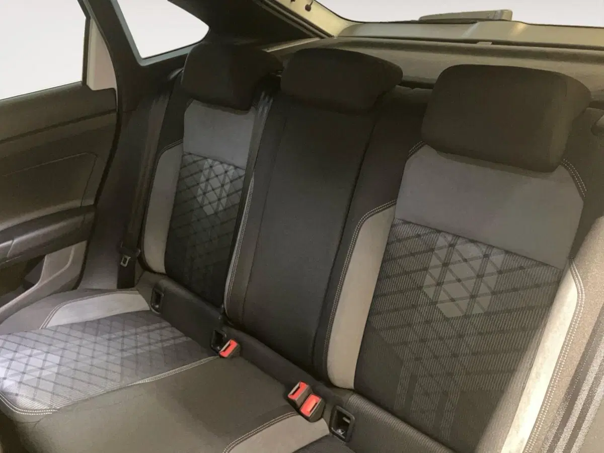Volkswagen Taigo usata a Bologna (10)