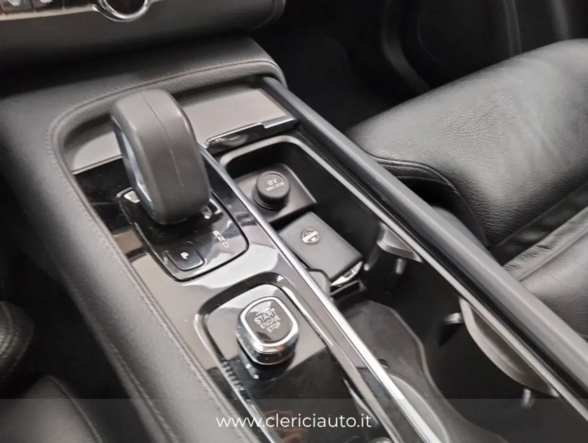 Volvo XC90 usata a Como (18)